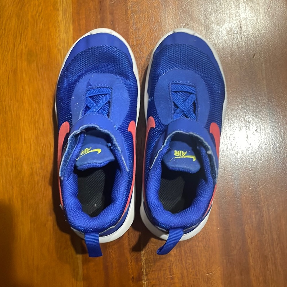 Kids Nike Air sneakers toddler size 9